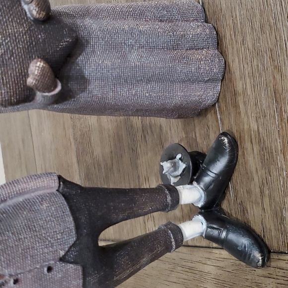 Gothic Skeleton Couple Figurine Set - Picture 4 of 13